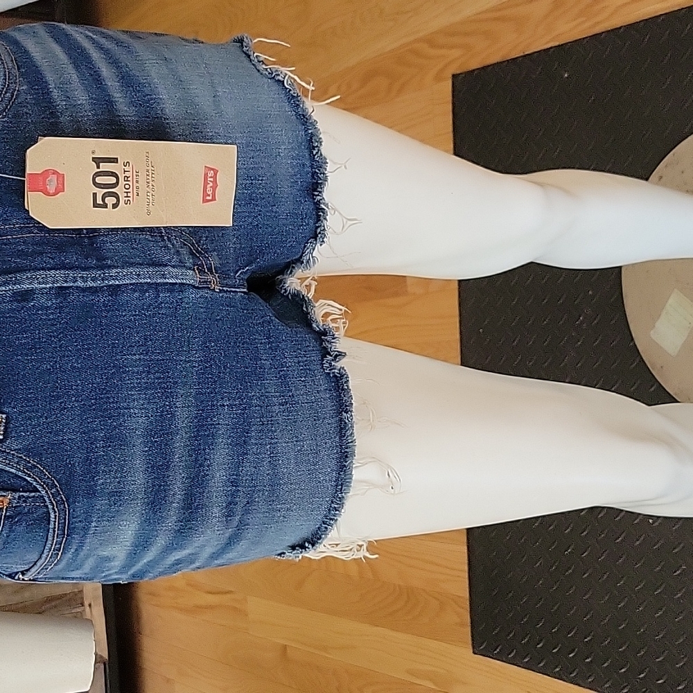 Levi's 501 Mid Rise Button Fly Denim Shorts With A Raw Hem - Picture 2 of 13